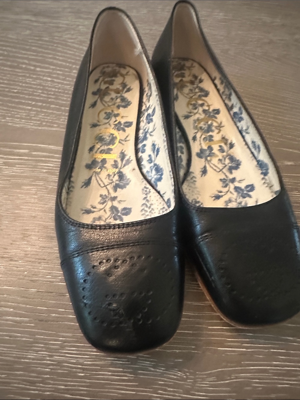 Gucci Black Leather Perforated Ballet Flats